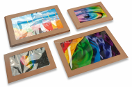Kartonverpackung mit Kordelverschluss und Panoramafenster | Briefumschlaegebestellen.de